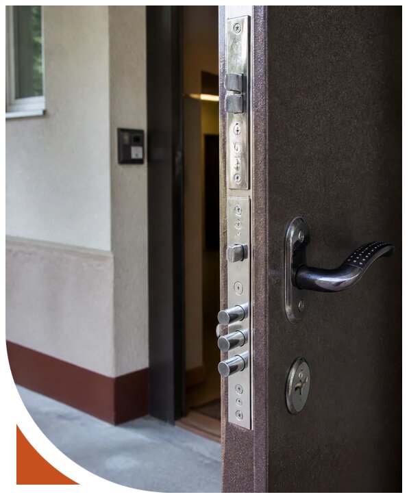 Вскрытие замка подъездной двери в Ялте от 2043 р. | Разлок-Ялт